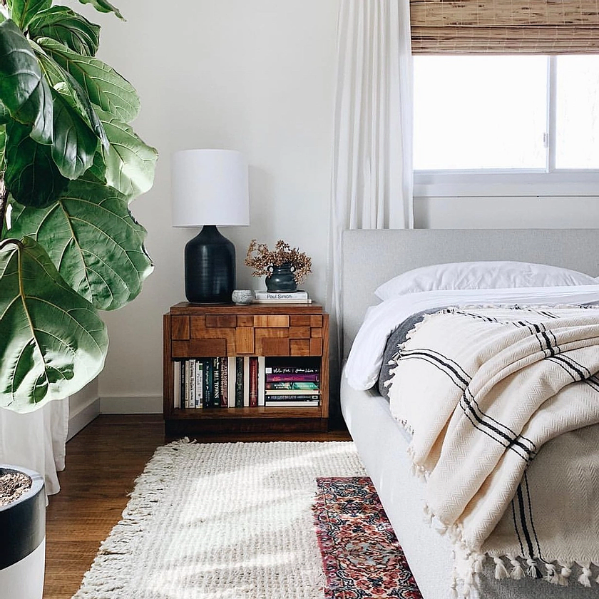 Here is the SEO-optimized alt text for the Loomia blanket product images you provided. Let me know when you’re ready to move on to the next set! 