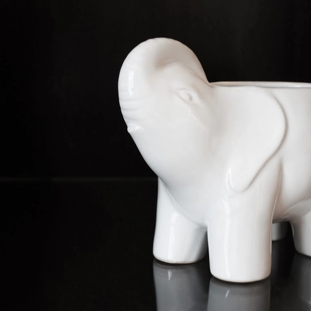 White Elephant Candle - Cashmere Petal